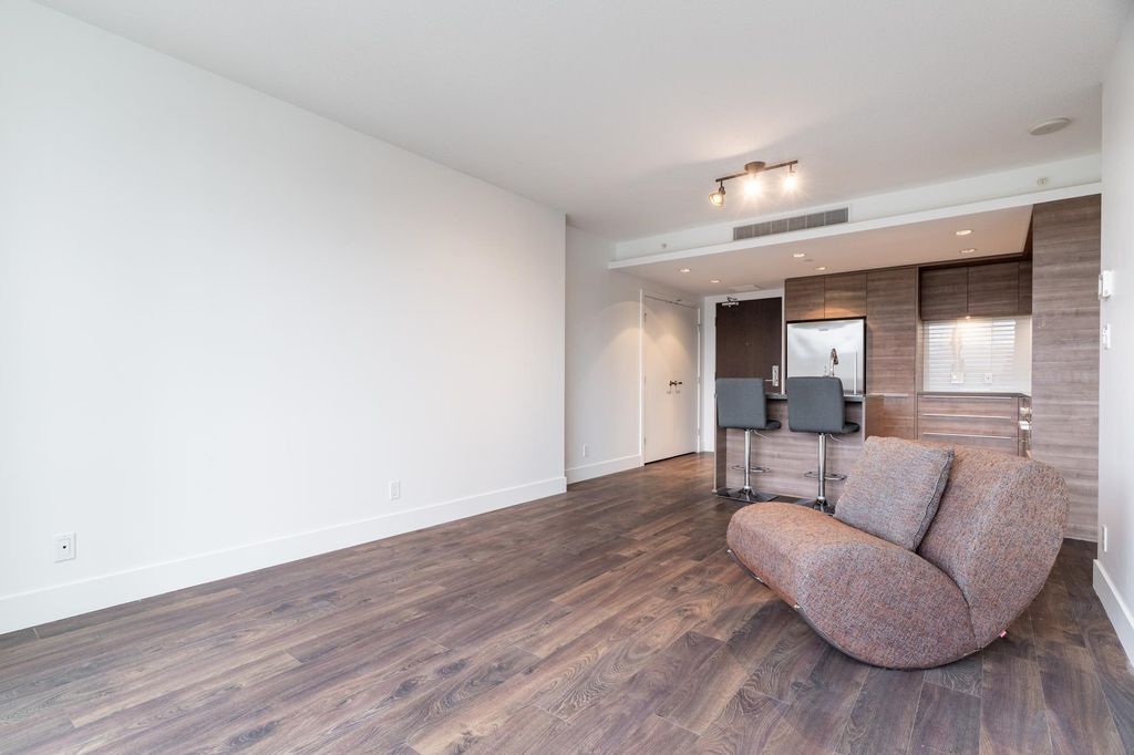 listing image 1105659307299279562