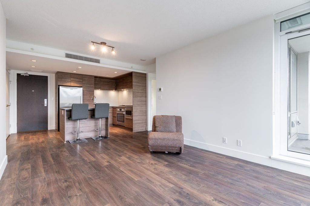 listing image 1108190470526320766