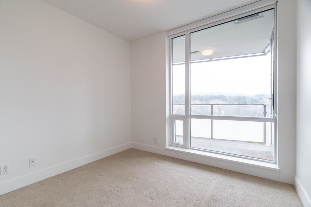 listing image 1102104433595202075