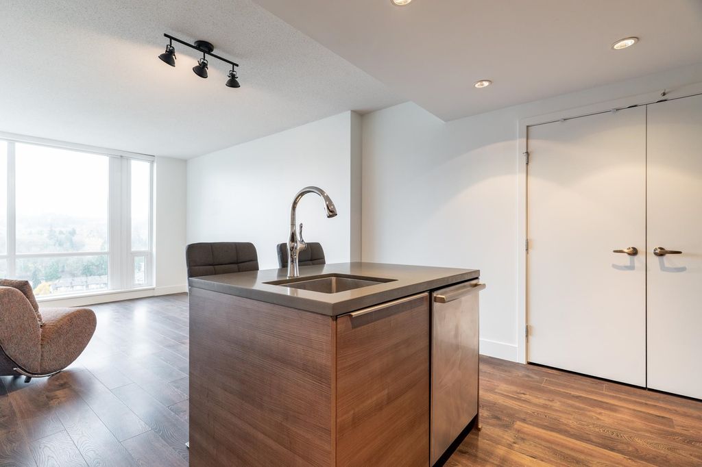 listing image 1106657852773552813