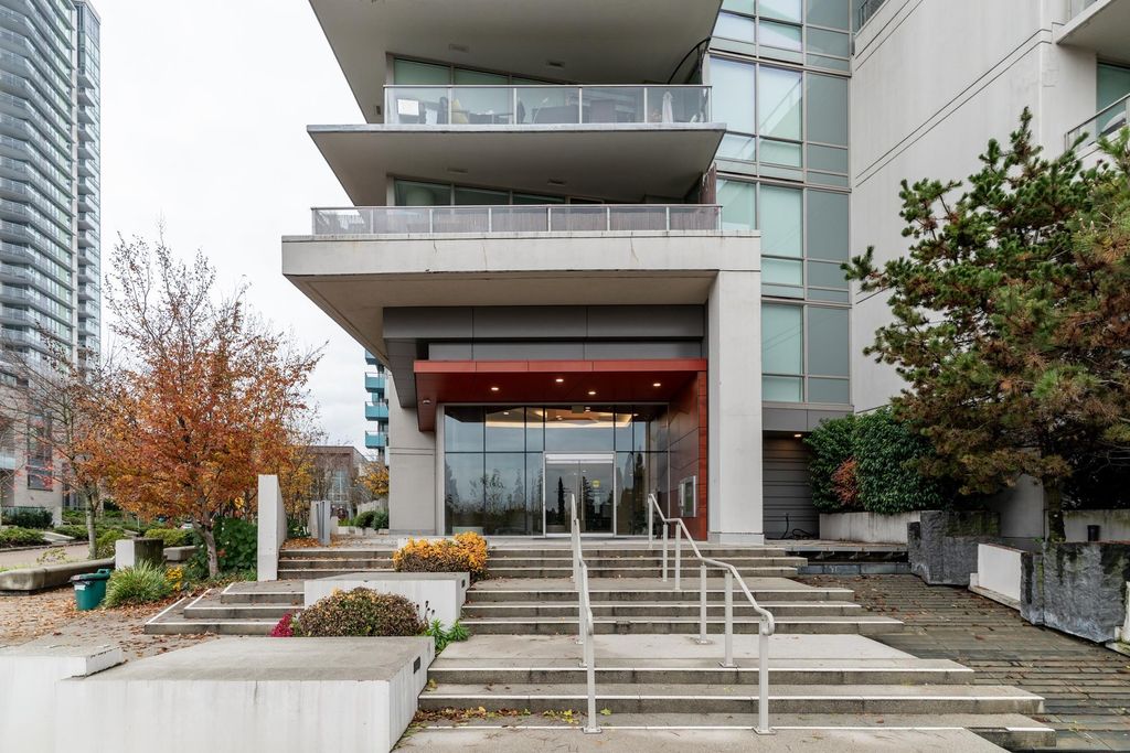 listing image 1100813923841314633