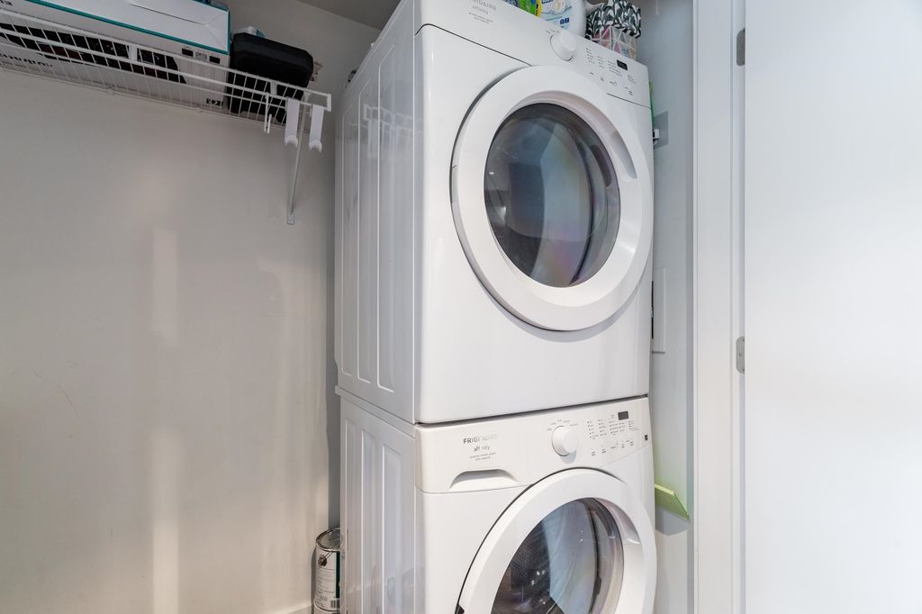 listing image 1101011784613811855