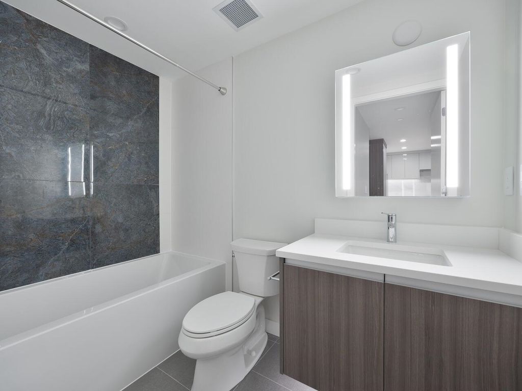 listing image 1109759205385462547