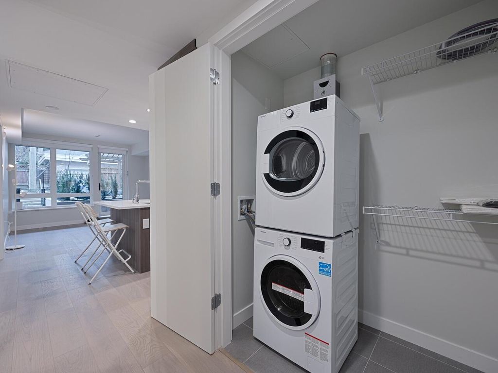listing image 1101900230061569166