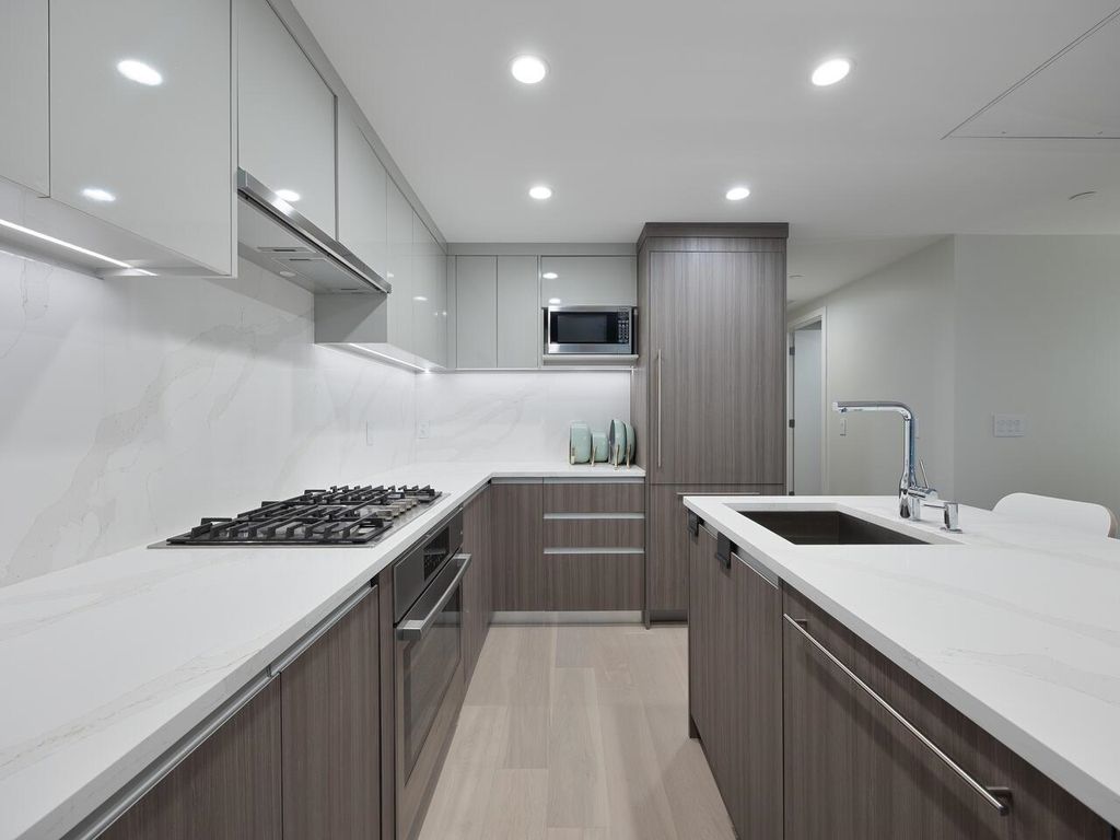 listing image 1106985132503011784