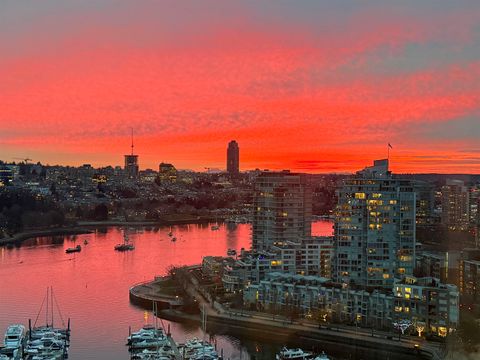 1033 Marinaside Crescent 2706 Vancouver BC V6Z 3A3