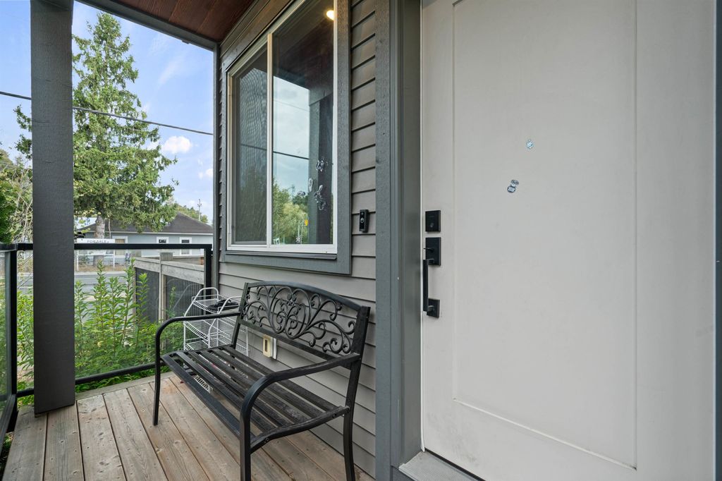 Photo of 34609 2 Avenue, Abbotsford, BC V2S 8C1 (MLS # R3110576)