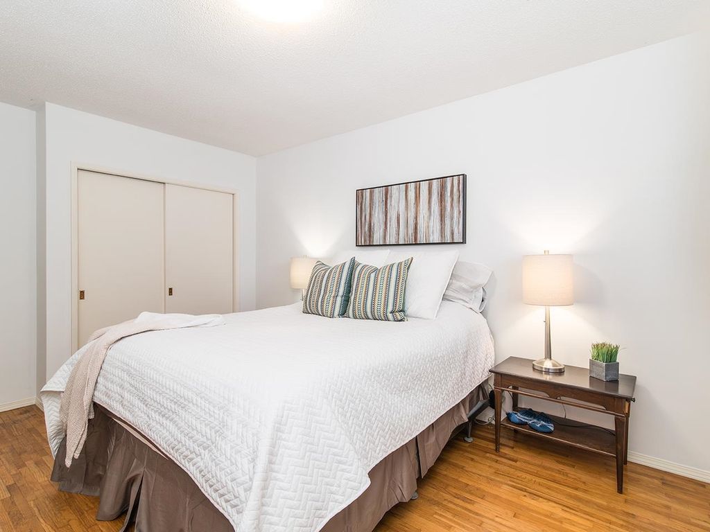 listing image 1105813603102393144