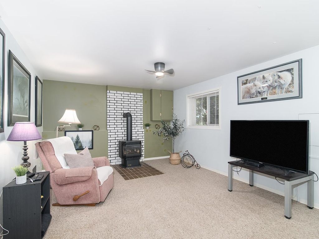 listing image 1105122026604978659