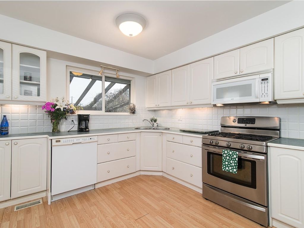 listing image 1109715043113673493