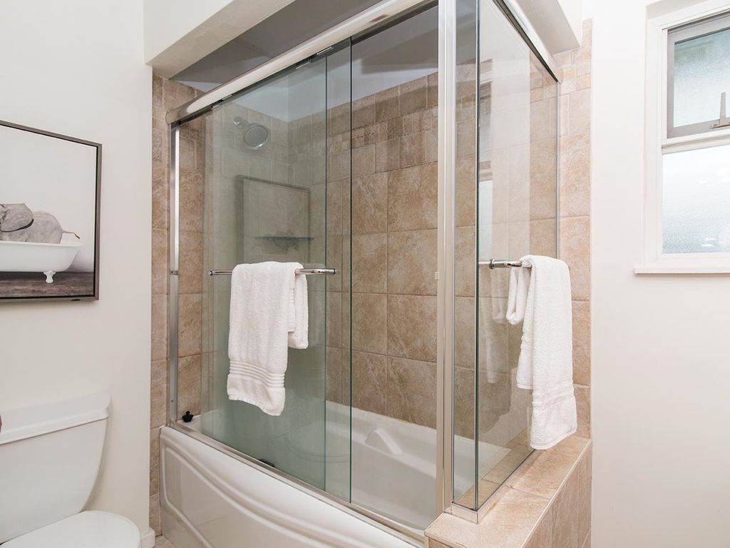 listing image 1107783072397485010