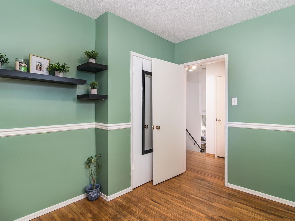 listing image 1104810471652394072