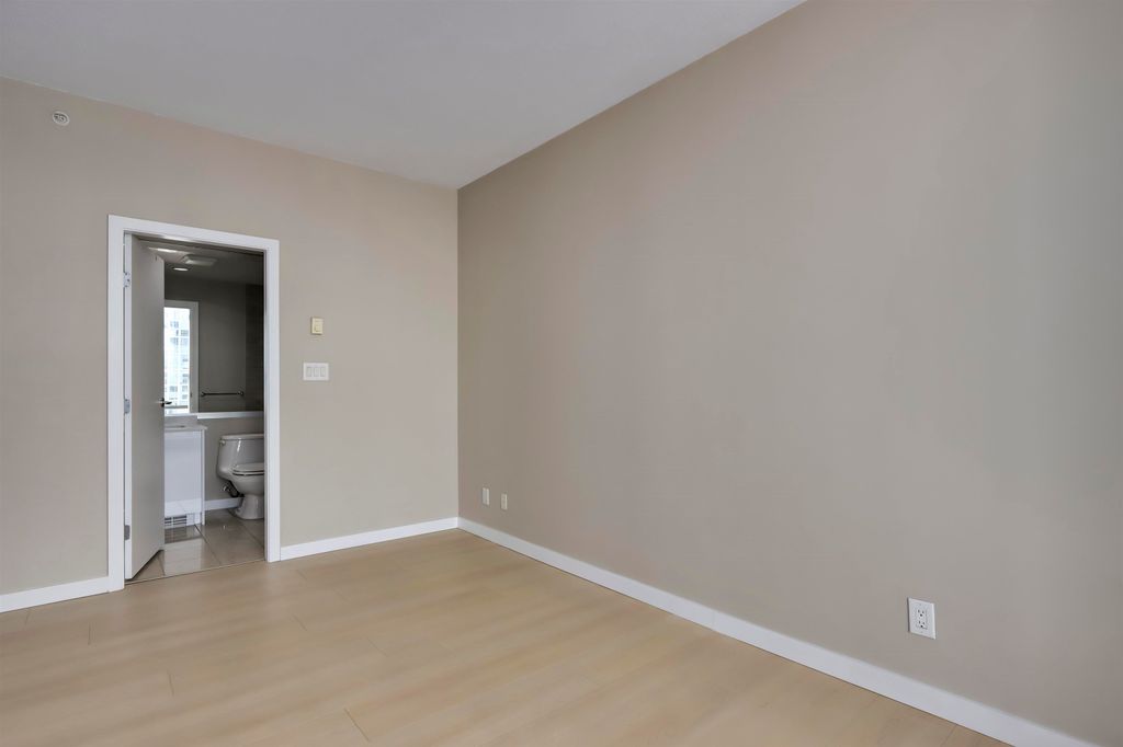 listing image 1108292312930912387