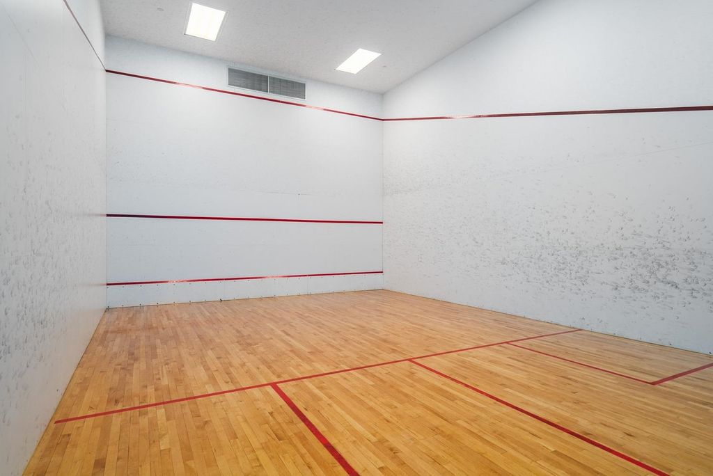 listing image 1103794456917240307