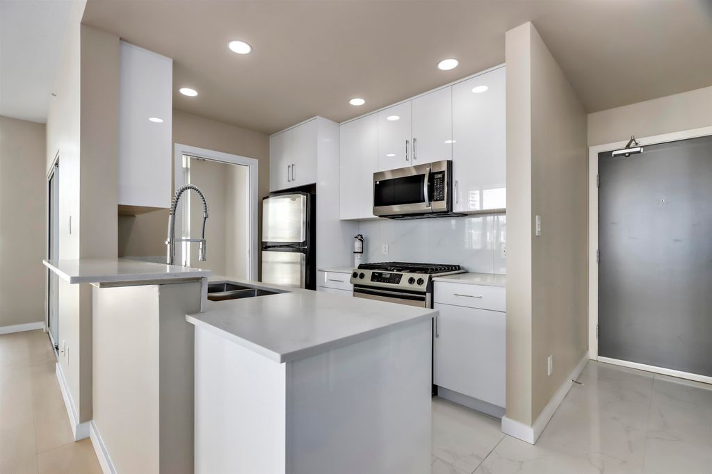 listing image 1101759391393355288