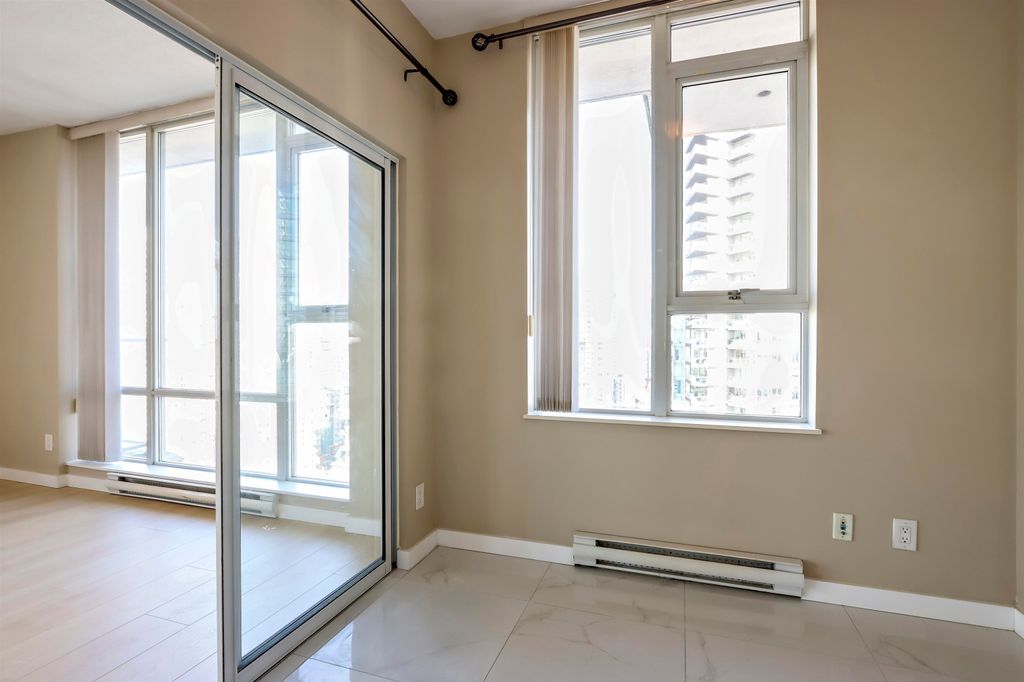 listing image 1104633868007152746