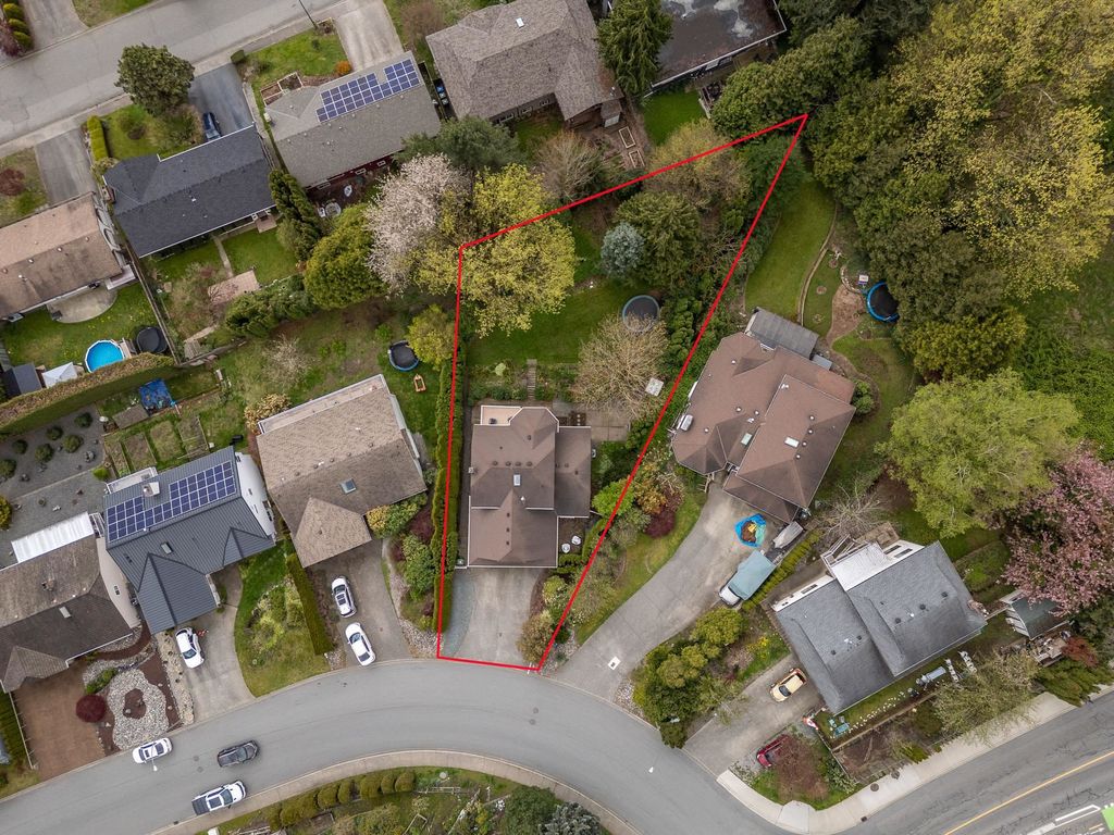 Photo of 35220 Mccorkell Drive, Abbotsford, BC V3G 2C4 (MLS # R3110243)