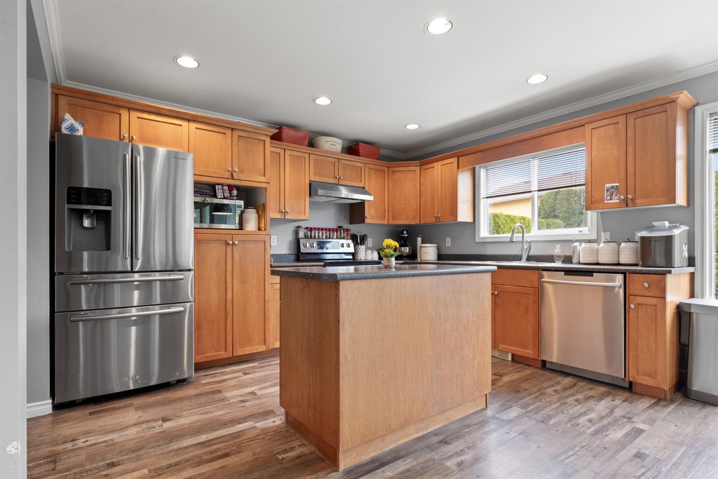Photo of 46148 Daniel Drive, Chilliwack, BC V2R 5R5 (MLS # R3176623)