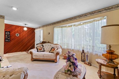 11668 272 Street Maple Ridge BC V2W 1N1