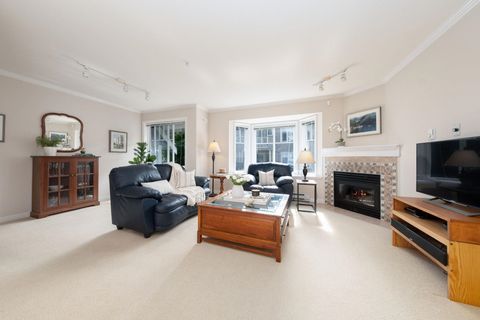 651 St. Andrews Avenue North Vancouver BC V7L 4M2