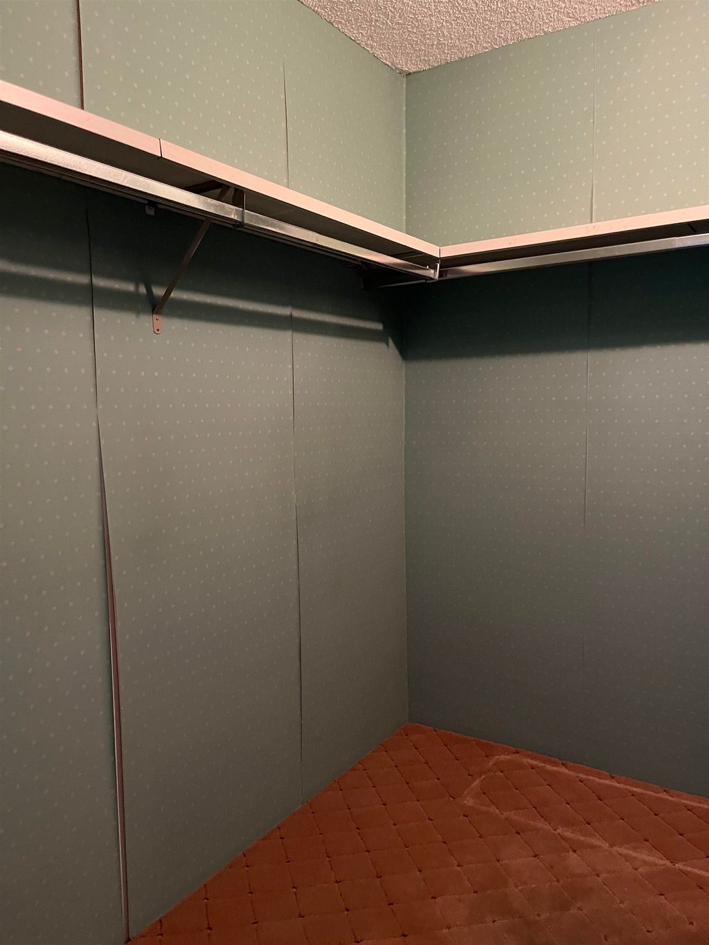 listing image 1109923331505784834