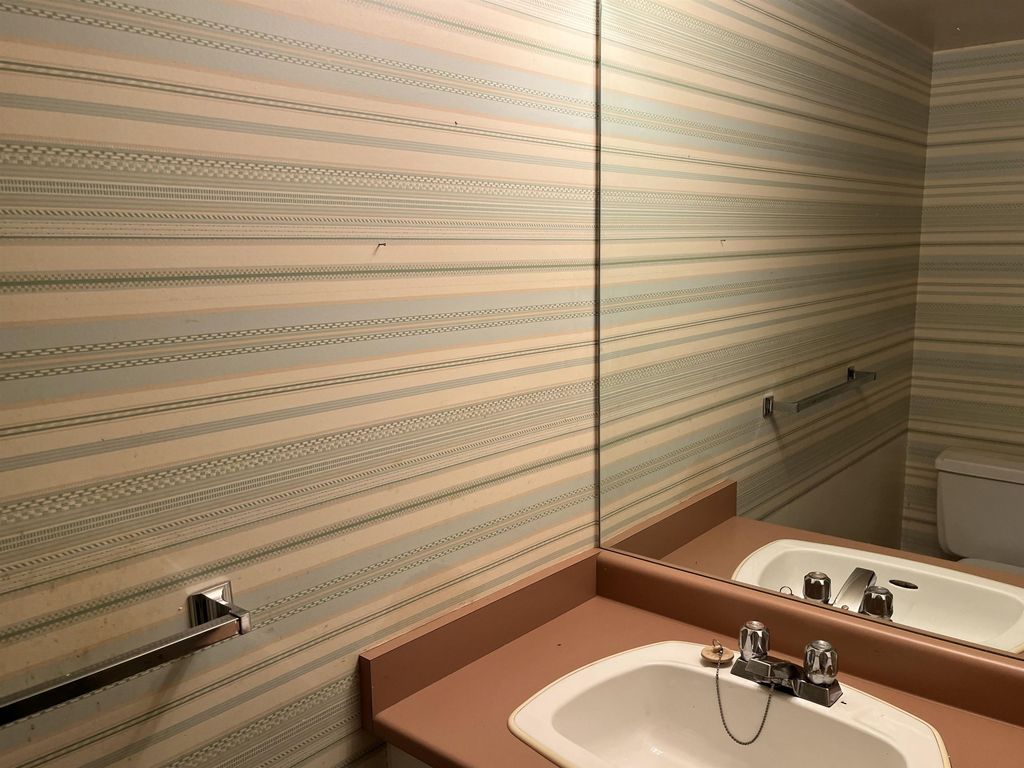 listing image 1109153317848836158