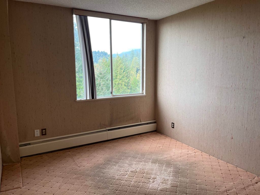 listing image 1101770613305924291