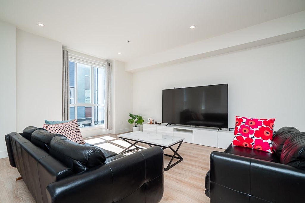 Photo of 7670 207 Street #8, Langley, BC V2Y 3N7 (MLS # R3167684)
