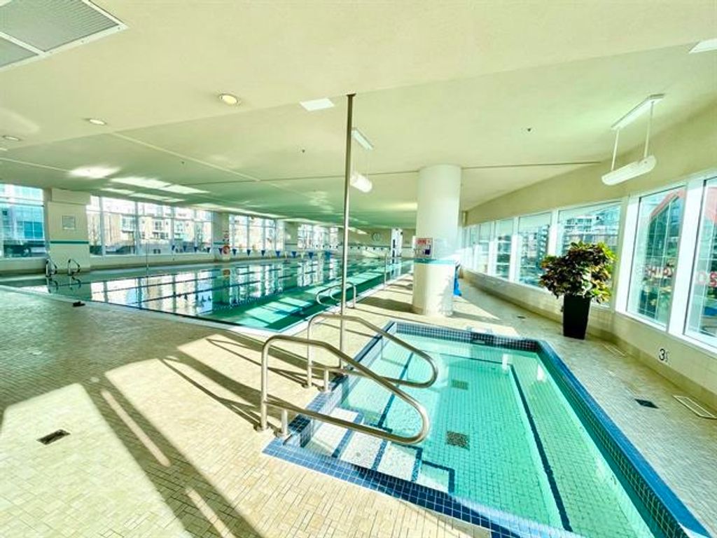 listing image 1102032165701187979