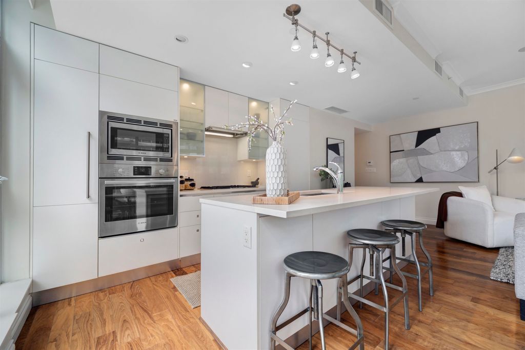 listing image 1105519392236578884