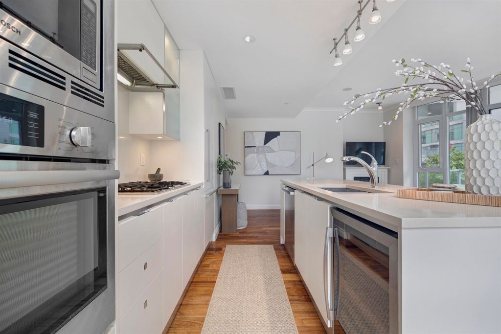 listing image 1103951780712244965