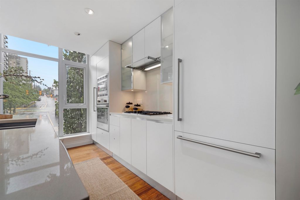 listing image 1106464314540351454