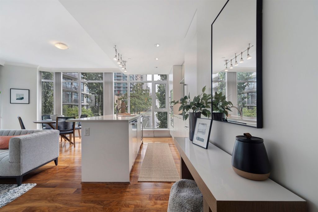 listing image 1109218453354688724