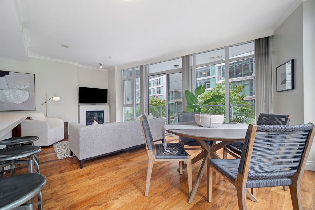 listing image 1105813100421004537