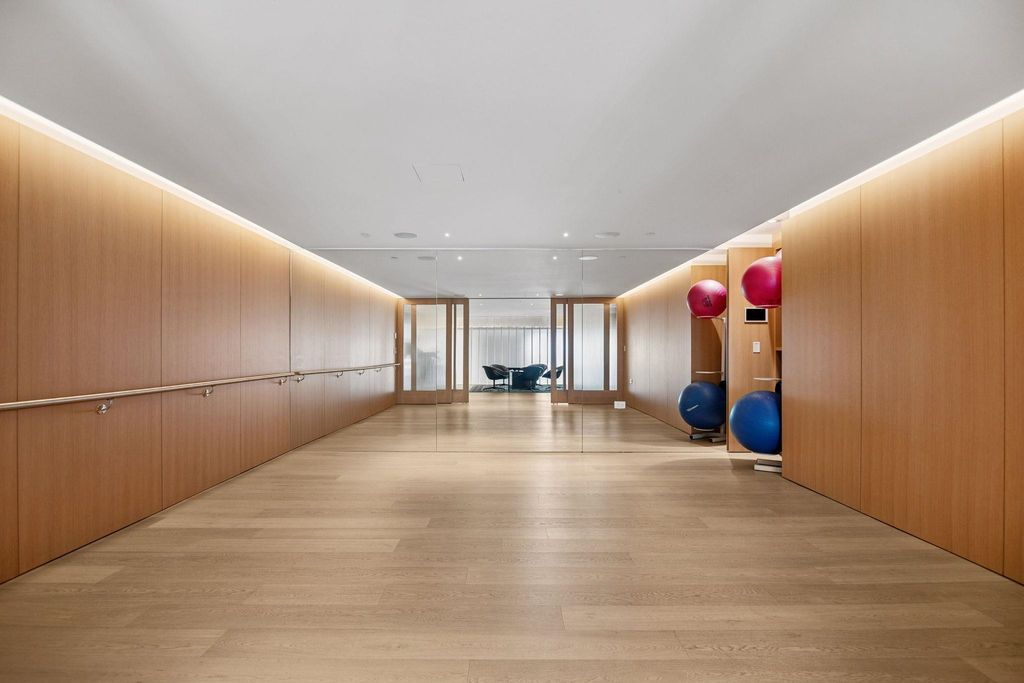 listing image 1107703797978450081