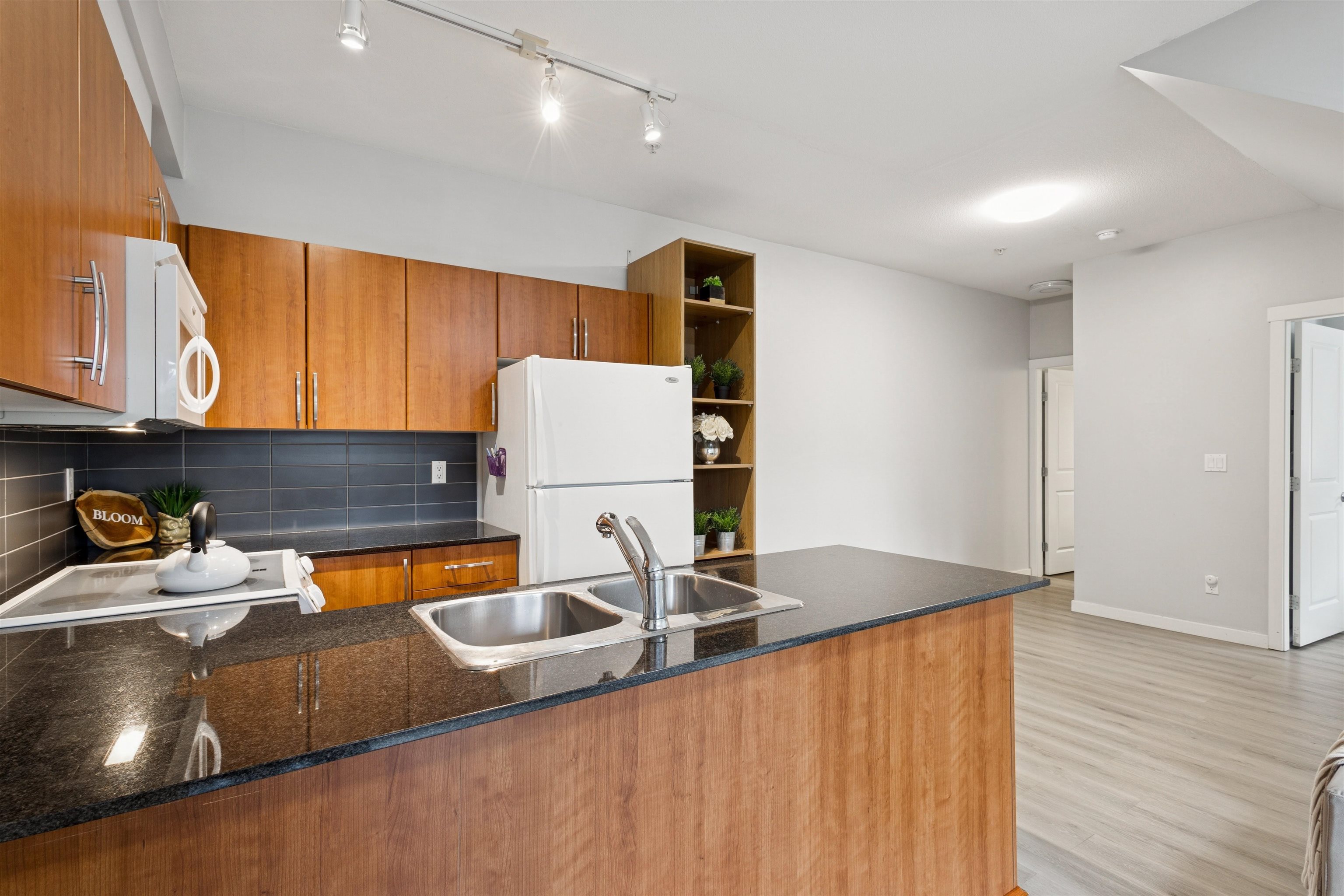 1661 Fraser Avenue 201