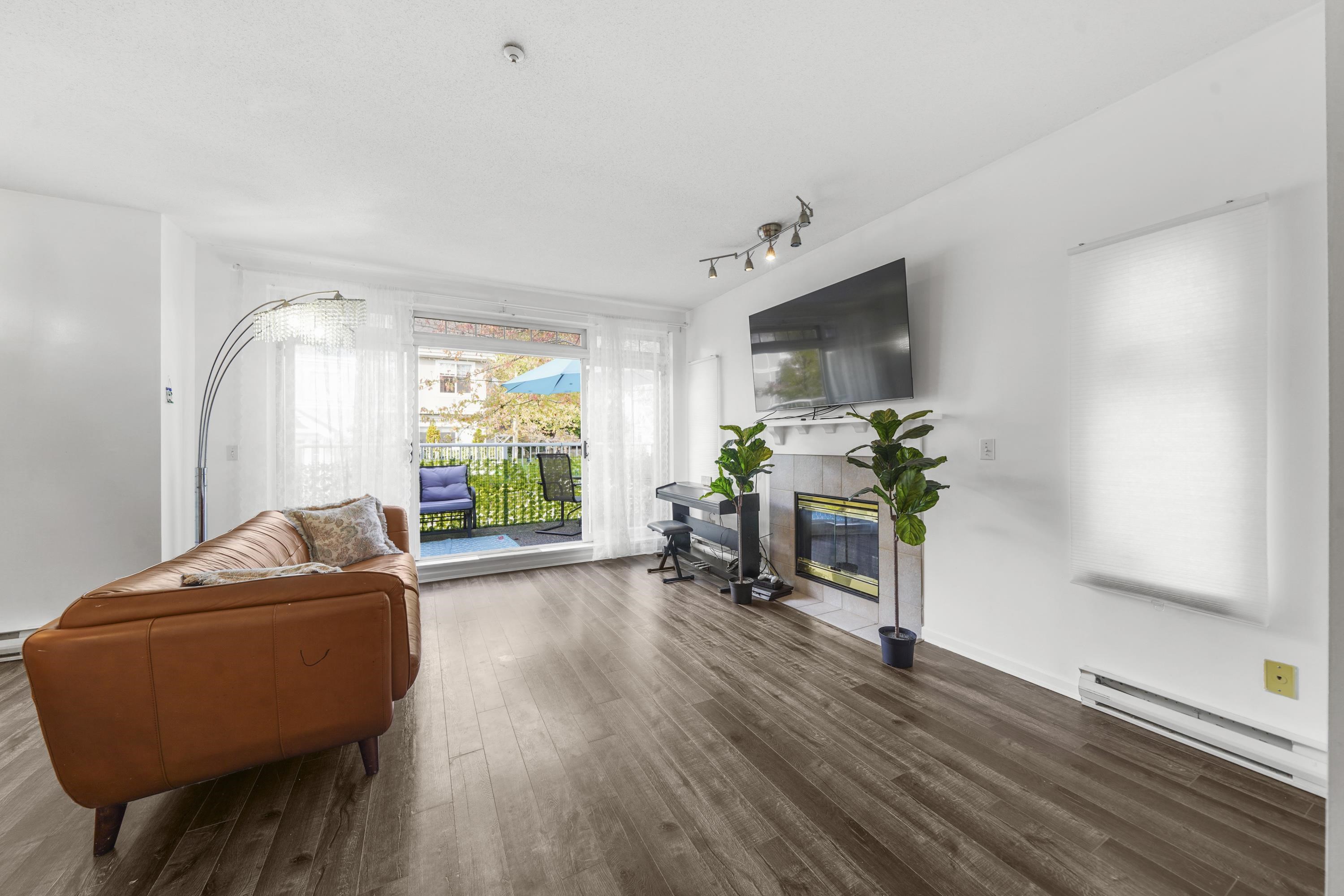 2422 Hawthorne Avenue 63