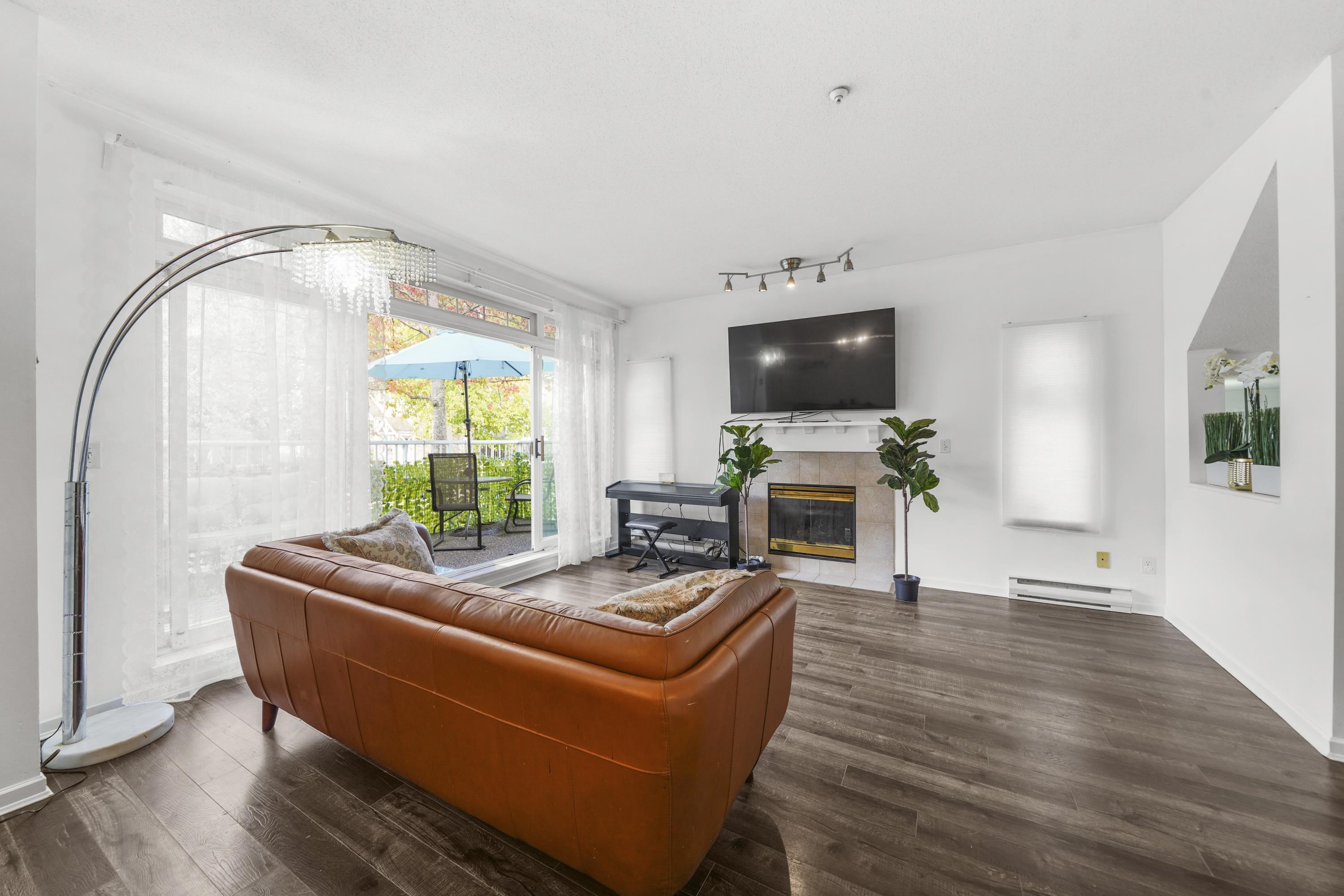 2422 Hawthorne Avenue 63