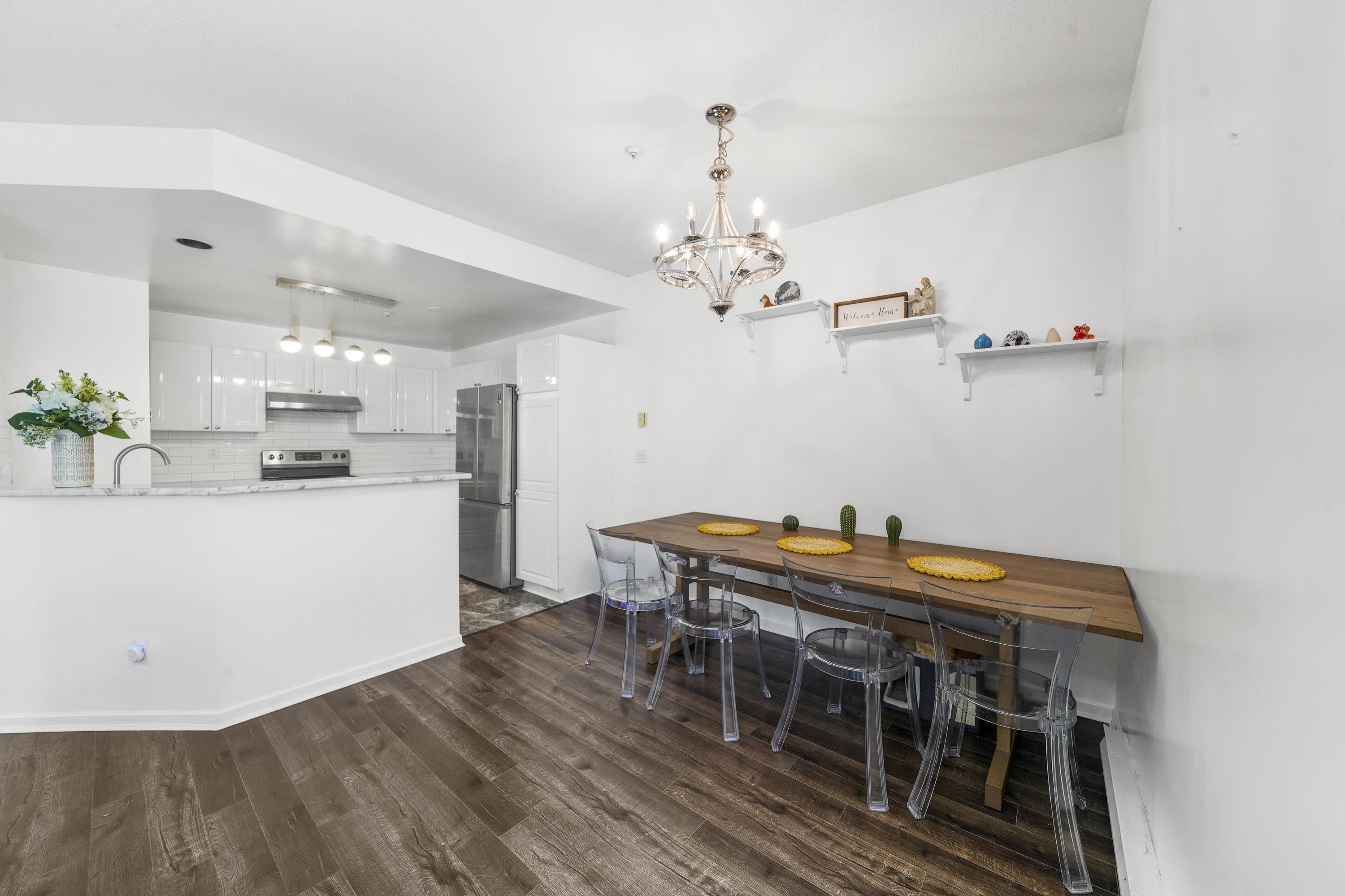 2422 Hawthorne Avenue 63