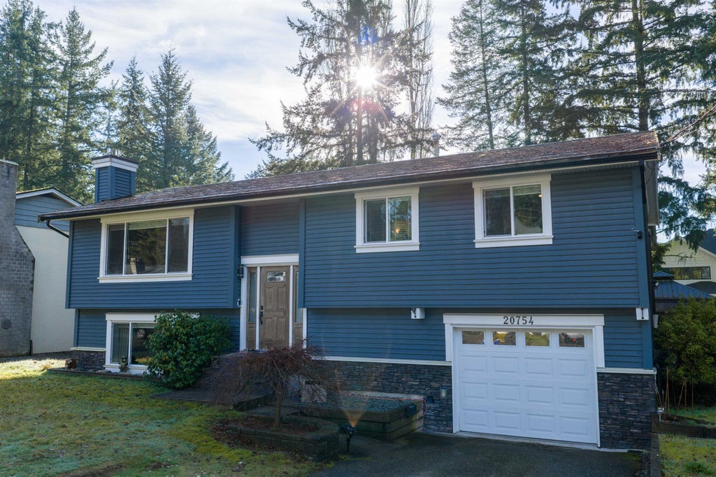 Photo of 20754 39a Avenue, Langley, BC V3A 4Z2 (MLS # R3143848)