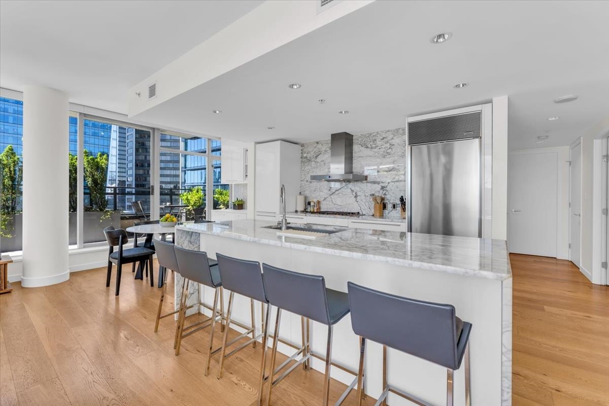 788 Richards Street 2602