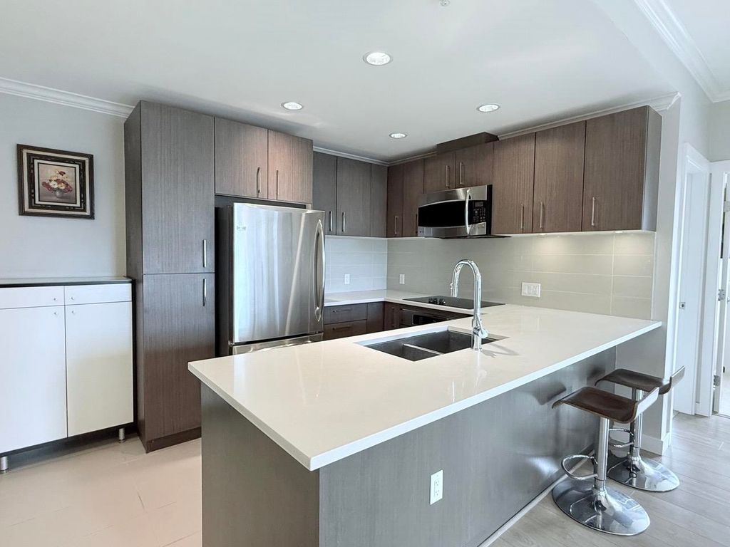 listing image 1106336005501021593