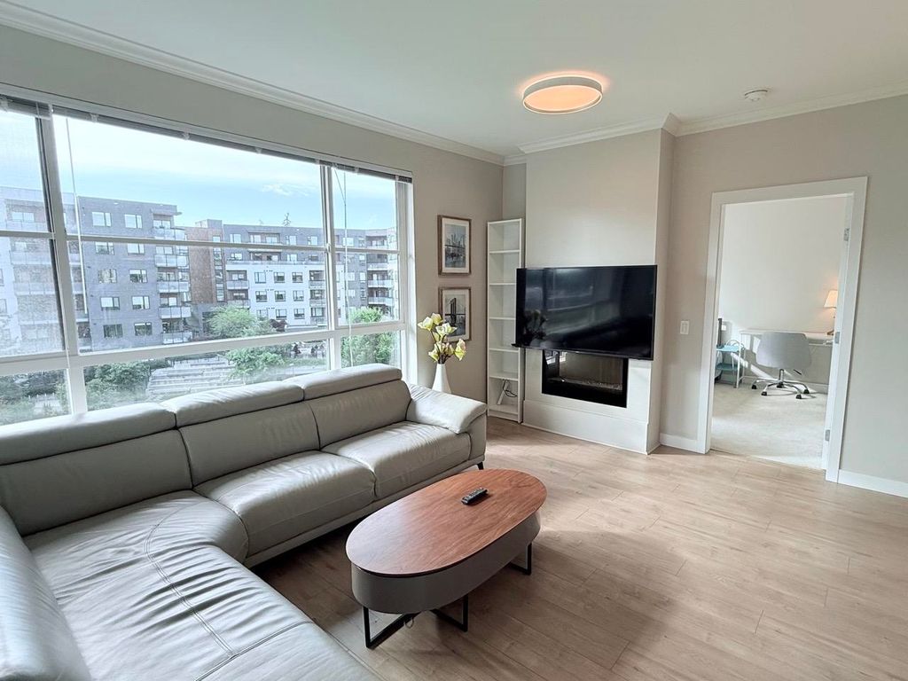 listing image 1100420608320246016