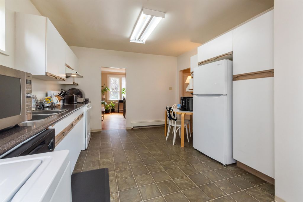 listing image 1104722910532495150