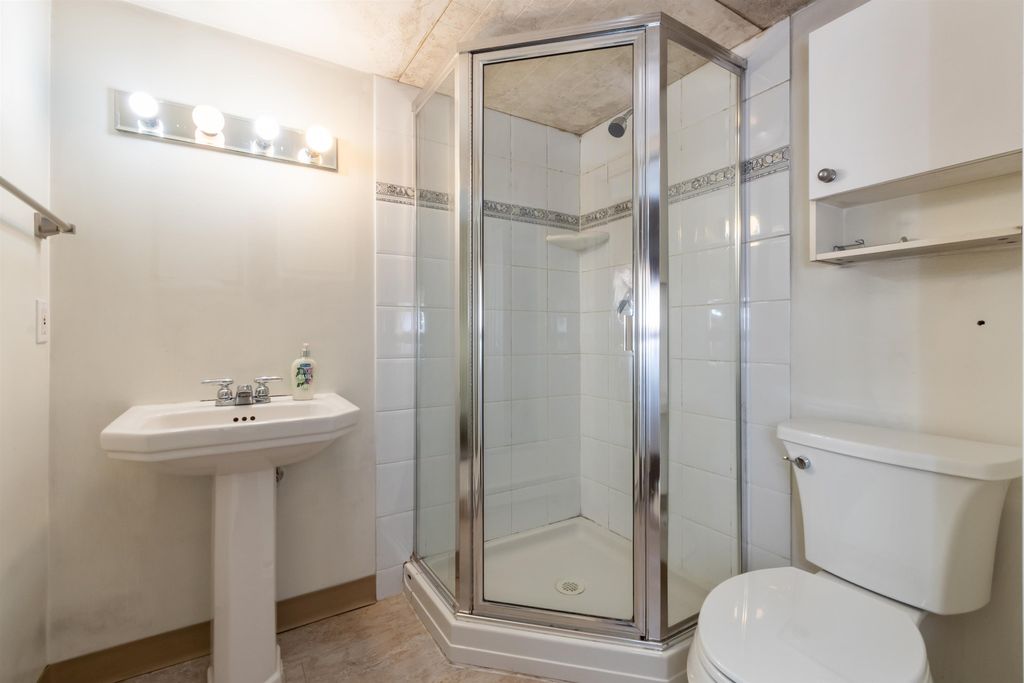 listing image 1108380058122556102