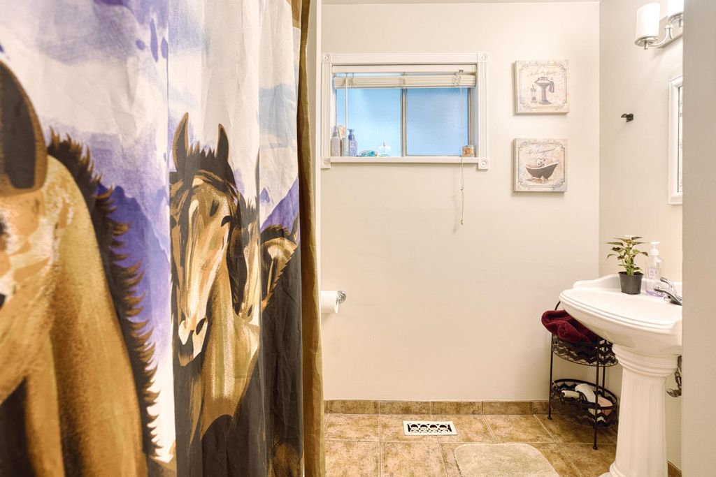 listing image 1100088361206830805