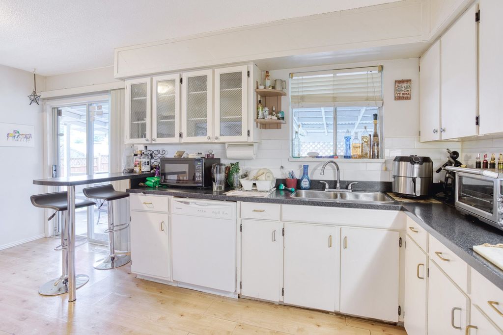 listing image 1109401128164724977
