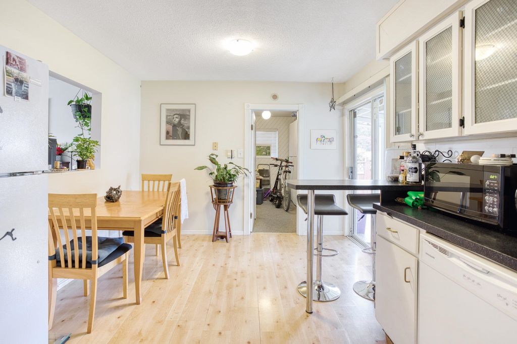 listing image 1104351204820407775