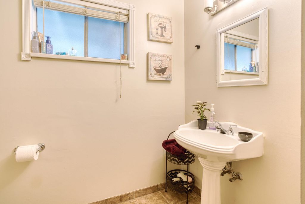 listing image 1103772473291786166