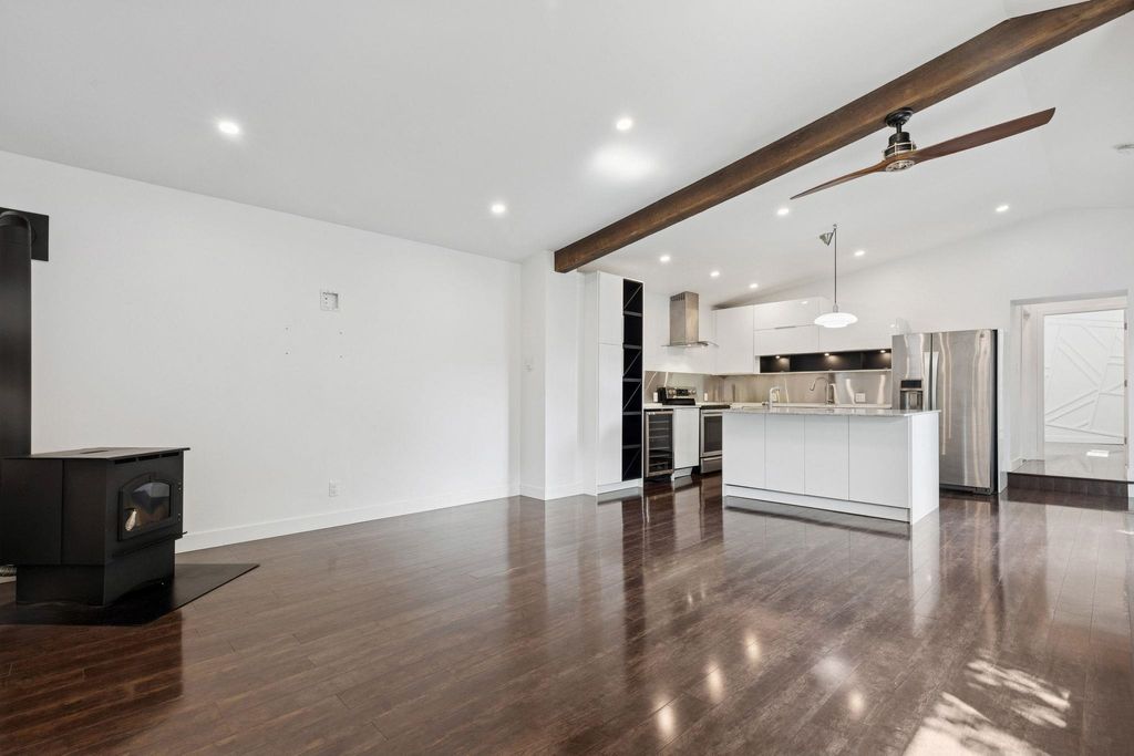 listing image 1109091397301551877